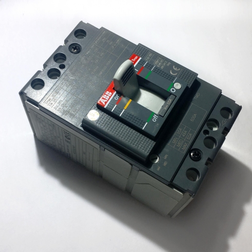 Автоматический выключатель T1B 160 TMD 16-630 3p F FC Cu (1x70mm2) 16kA ABB 1SDA050870R1